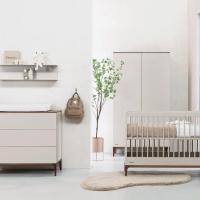 Kidsmill Intense Babykamer Oatmeal/Walnoot | Ledikant 60 x 120 cm + Commode