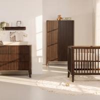 Kidsmill Tune Babykamer Incl. Latjes Walnoot | Ledikant 60 x 120 cm + Commode + Kast 2-Deurs