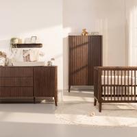 Kidsmill Tune Babykamer Incl. Latjes Walnoot | Ledikant 70 x 140 cm + Commode XL